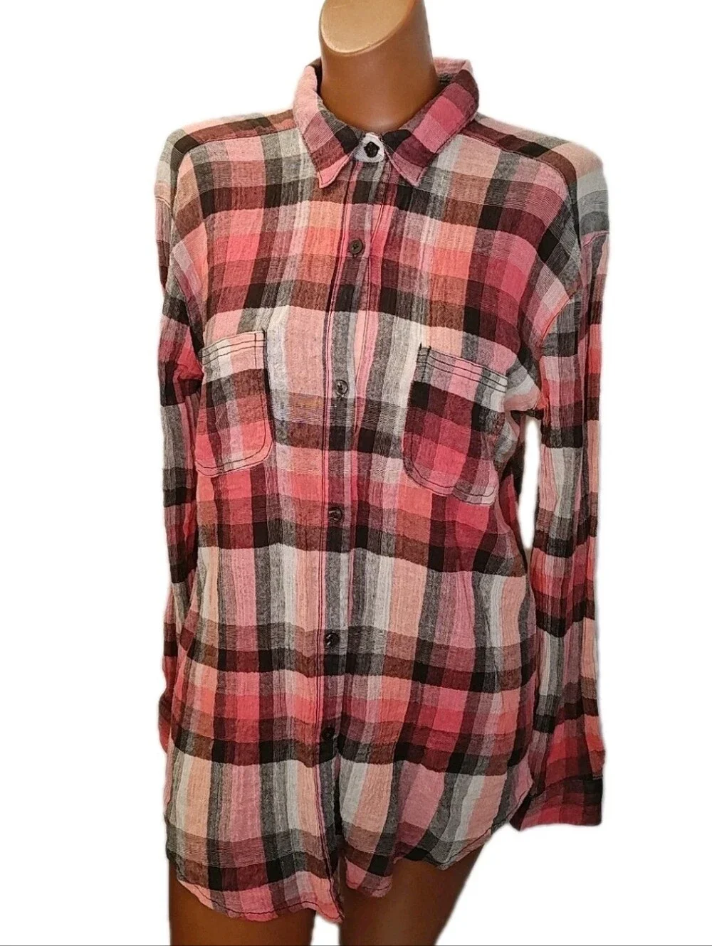 Free People Crochet Back Button Shirt Sz Med Red Plaid Crinkle Gauzy Mixed Media - Picture 6 of 13